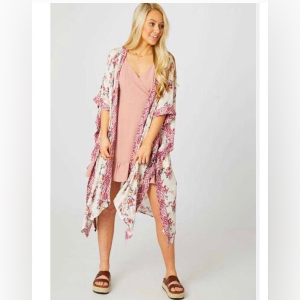 Altar’d State Floral Kimono